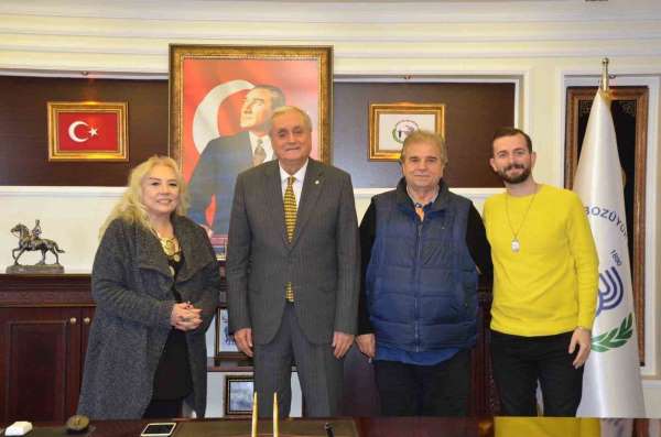 Başkan Bakkalcıoğlu'na Zeki Müren'in ailesiyle bir araya geldi