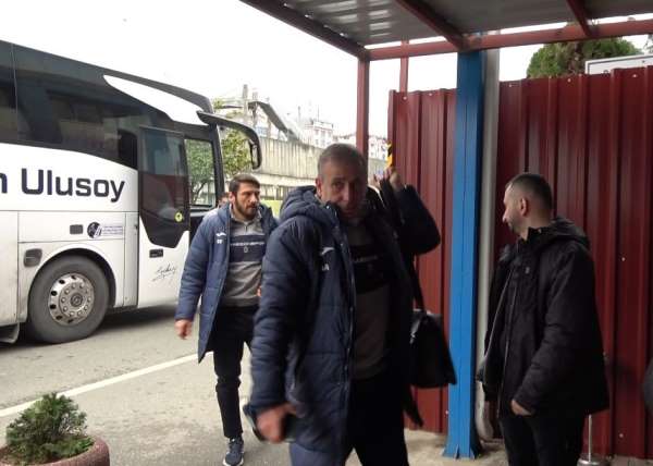 Trabzonspor, Beşiktaş maçı için İstanbul'a gitti