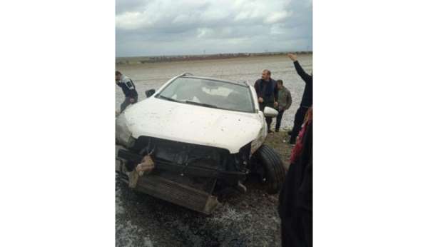 Dolu yağışı kazaya neden oldu: 2 yaralı