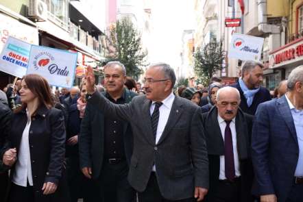 Cumhur İttifakı'ndan coşkulu yürüyüş 