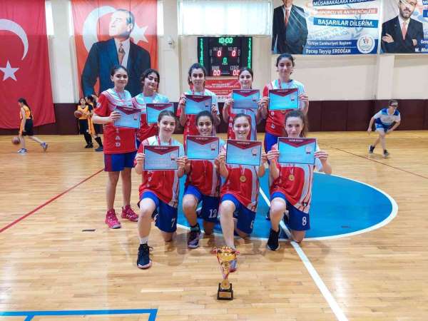 Adana Genç İşadamları Derneği Ortaokulu şampiyon - Adana haber