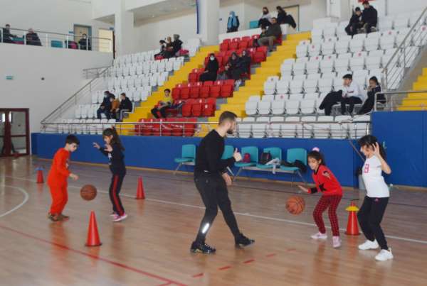 Akıncılarspor Basketbol Takımı, antrenmanlarına başladı - Kütahya haber