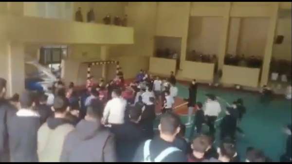 Antalya'da liseler arası futsal maçında tekme tokatlı kavga - Antalya haber
