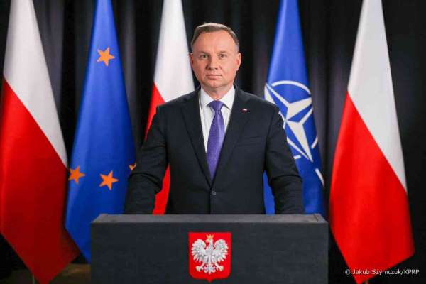 Polonya Cumhurbaşkanı Duda: 'NATO üyesine saldırı olduğunda bu otomatikman dünya savaşına yol açar' - Varşova haber
