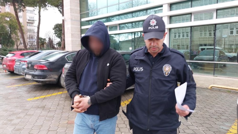 Samsun'da yol verme meselesinden kamyoneti kurşunlayan otomobil sürücüsü tutuklandı
