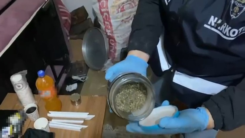 Samsun'da evin her tarafından uyuşturucu çıktı