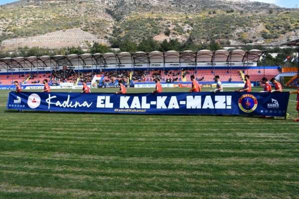 Yeşil sahadan 'Kadına el kalkamaz' mesajı