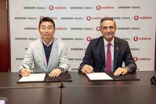 Vodafone ve Samsung'dan Mobil Dünya Kongresi'nde yeni 5G'li cihaz iş birliği