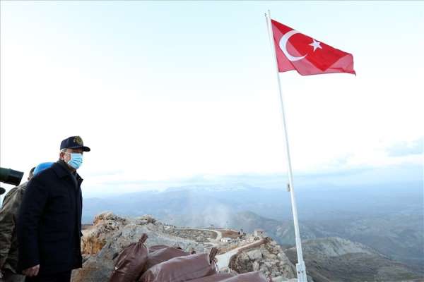 Akar ve TSK komuta kademesi geceyi Şırnak'ta geçirdi, Namaz Dağı'nda terörle mücadele tedbirlerini inceledi