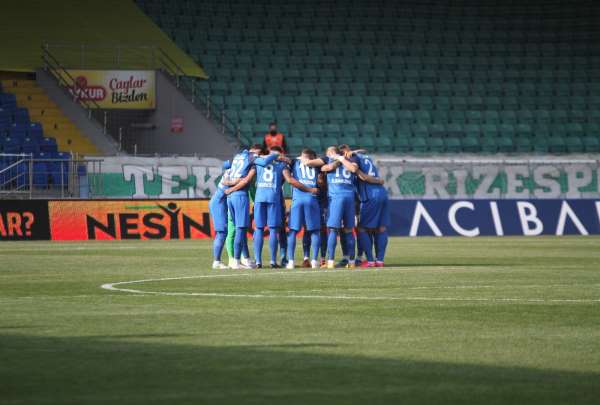 Süper Lig: Çaykur Rizespor: 0 - Fatih Karagümrük: 0 (İlk Yarı)