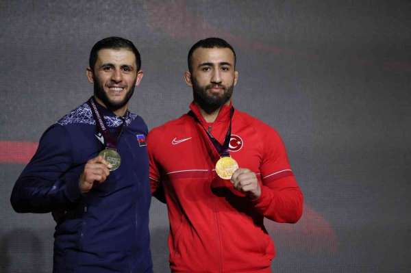 Milli güreşçiler 17 madalya ile Macaristan'da rekor kırdı