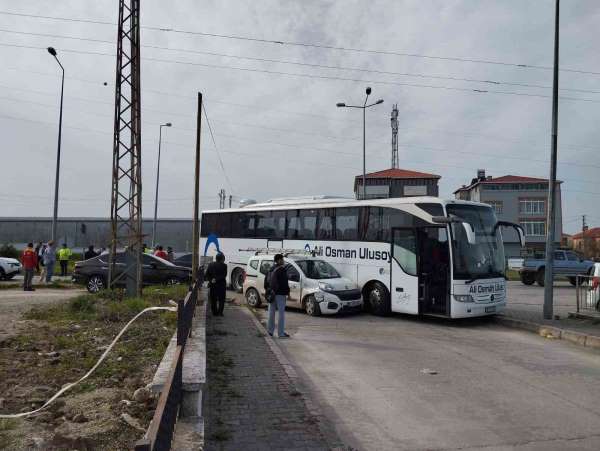 Sinop'ta otobüsün karıştığı zincirleme kazada 1 kişi yaralandı