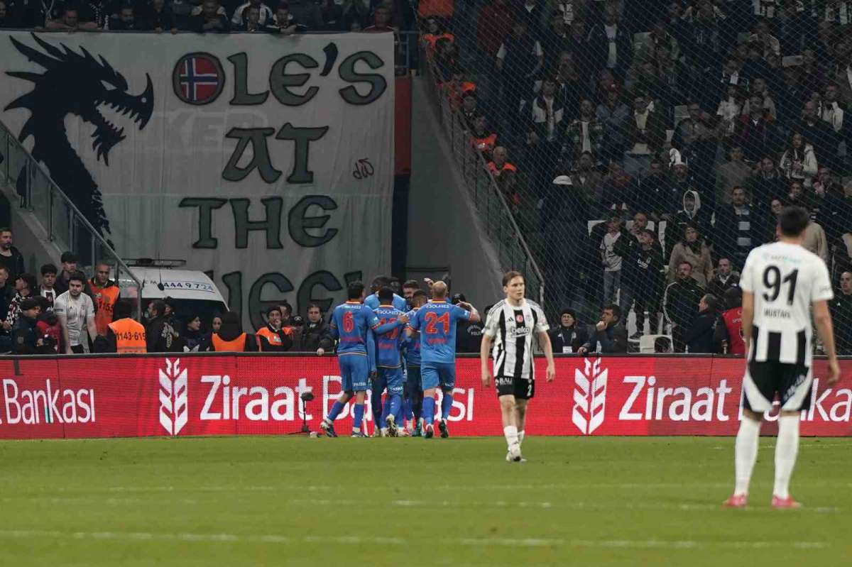 Beşiktaş evinde Göztepe'ye yine kaybetti