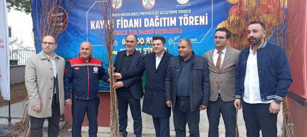 Sivas'ta çiftçilere 50 bin kayısı fidanı dağıtıldı