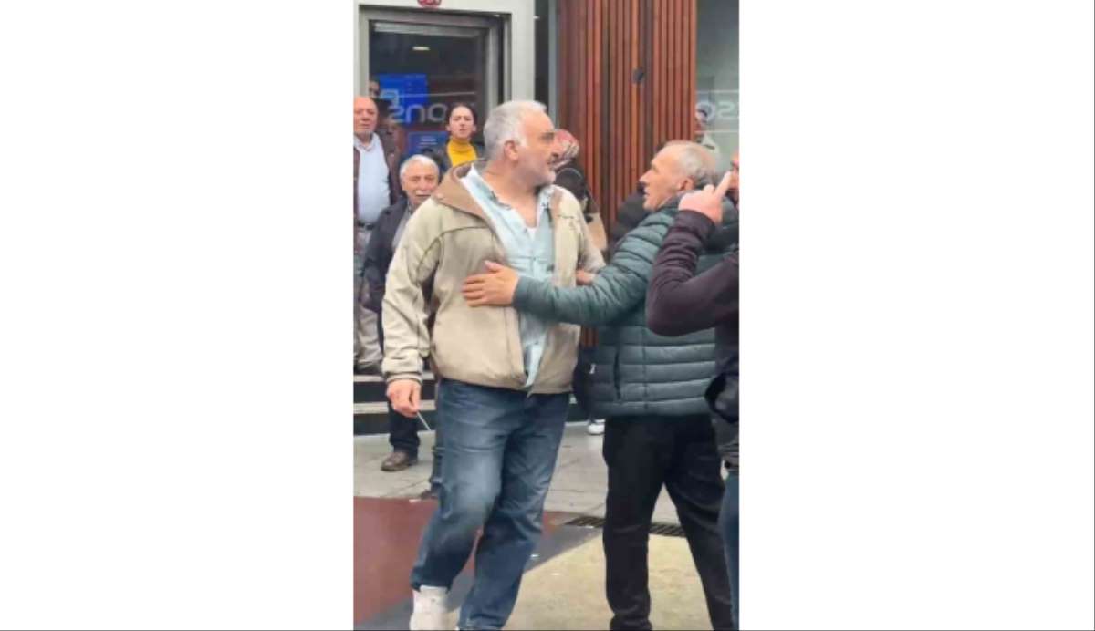 Trabzon'da CHP standına bıçaklı saldırı: 1 yaralı