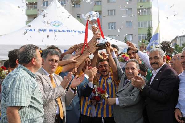 Şampiyon Talasgücü Belediyespor Başkan Yalçın'ı Ziyaret Etti 