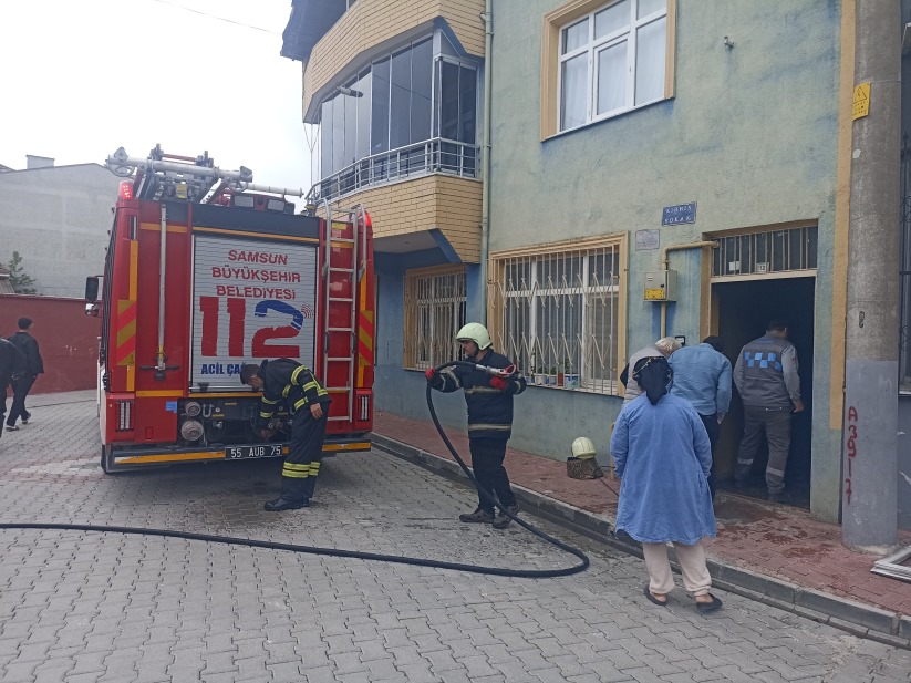 Bafra'da yangın paniği