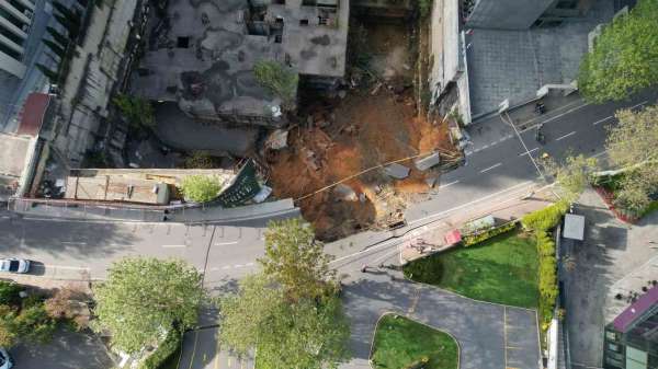 Sarıyer'de yol çöktü: Doğalgaz sıkıştı, patlama oldu