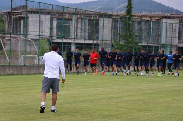 Shkupi Teknik Direktörü Ümit Karan, kamp için Bolu'da 