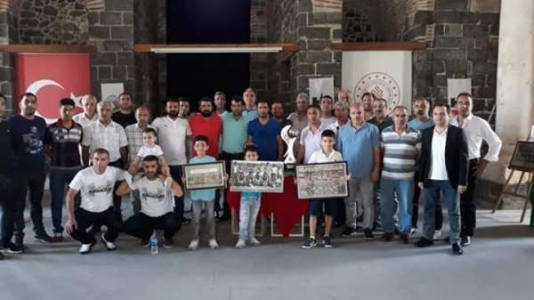 Kupalar ve resimlerle Diyarbakırspor sergisi devem ediyor 