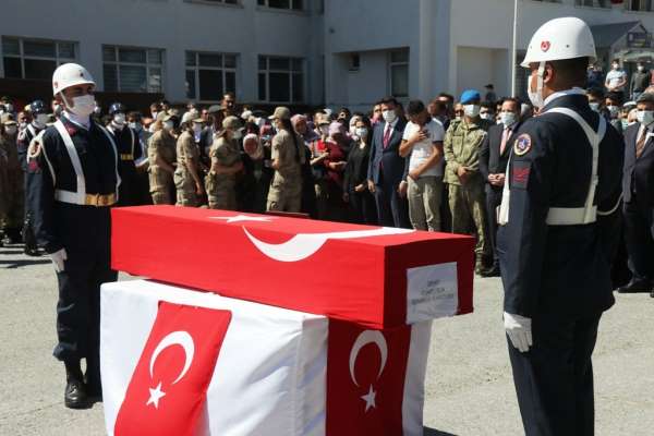 Şehit korucu Cahit Çelik son yolculuğuna uğurlandı