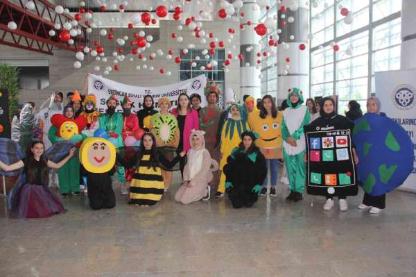 Üniversite öğrencilerinin sergisi kostümlü baloları aratmadı - Erzincan haber