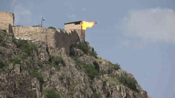 Amasya'da Cumhurbaşkanı Erdoğan için kaleden top atışları yapıldı