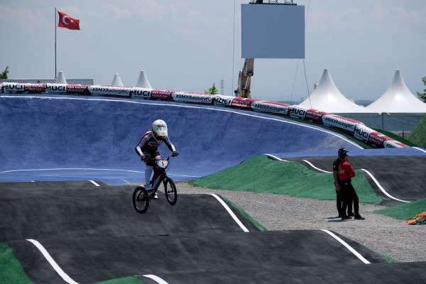 BMX Dünya Kupası sporculardan Sakarya'ya övgü dolu sözler
