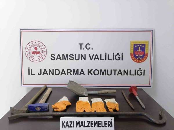 Jandarma ekipleri kaçak kazı yapan 2 kişiyi yakaladı