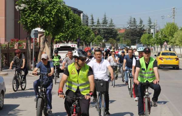 'Temiz Hava İçin Otomobilsiz Bir Gün' temasıyla bisiklet turu düzenlendi