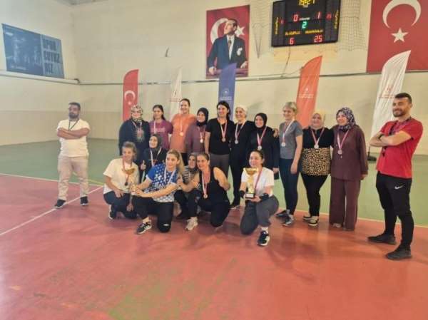 Bilecik'te Veliler Arası Voleybol Turnuvası düzenlendi