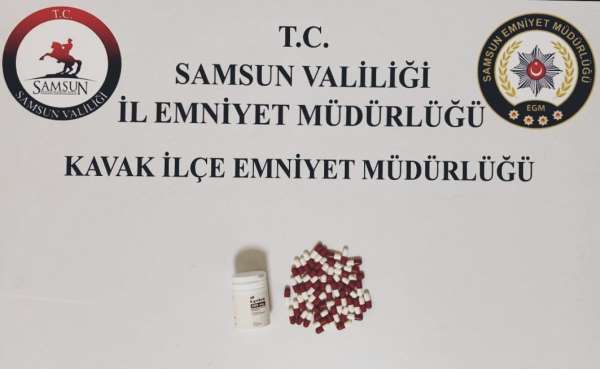 Durdurulan araçtan uyuşturucu hap çıktı