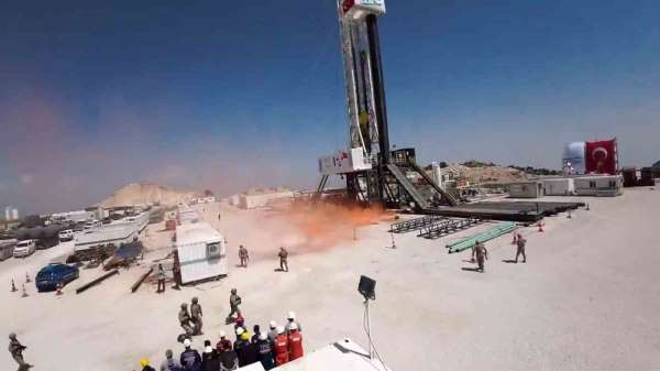Gabar'da sondaj kulesinde patlama senaryosu gerçeğini aratmadı