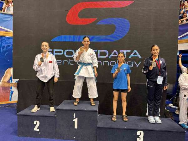 Kahvecigil Karate Şampiyonası'nda ikinci oldu