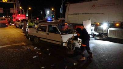 Malatya'da iki aracın karıştığı kazada ortalık savaş alanına döndü: 4 yaralı