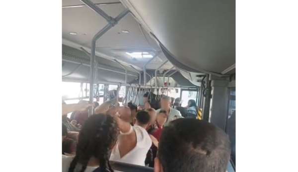 Taciz iddiası otobüsü karıştırdı, tekme tokat kavga ettiler