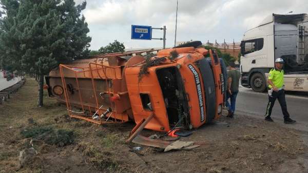 Samsun'da su tankeri devrildi: 2 yaralı 