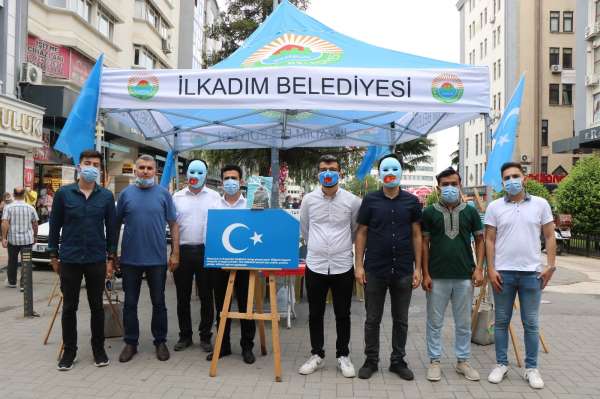 OMÜ'lü doktor adaylarından Uygur Türklerine destek standı