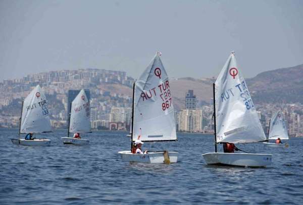 İzmir Körfez Festivali'nde renkli görüntüler