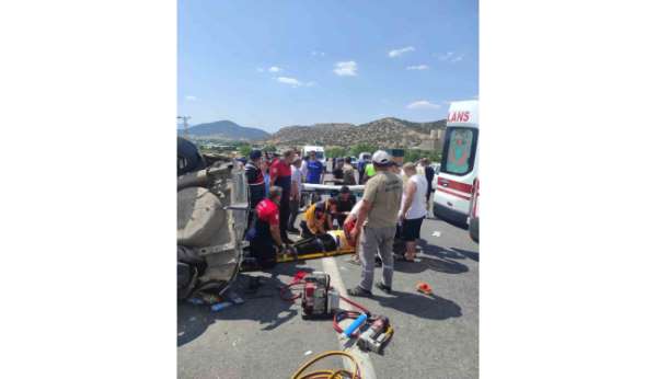 Otomobilin şarampole yuvarlandığı kazada yaralananlardan biri hayatını kaybetti
