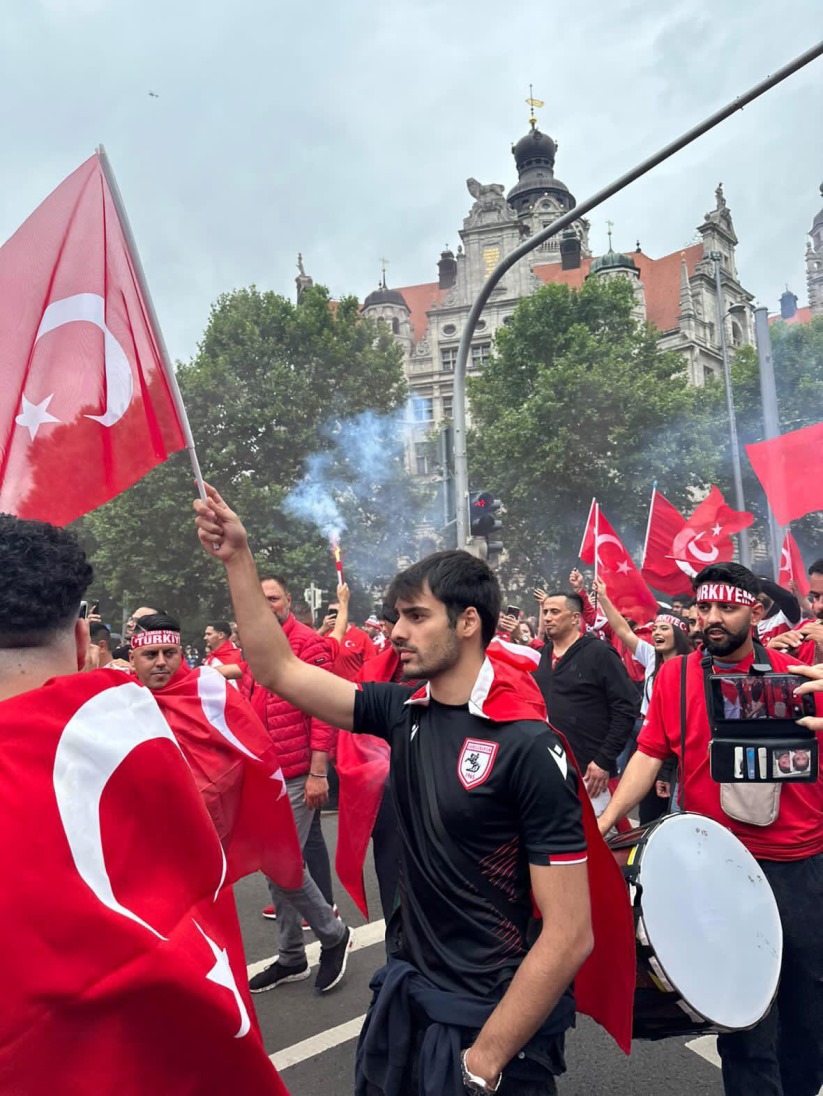 Samsunspor taraftarlarından milli takıma destek