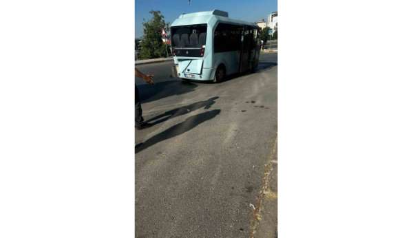 Pendik'te 2 minibüsün çarpıştığı kazada 8 kişi yaralandı