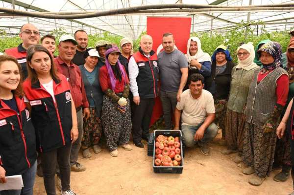Vali Coşkun, Acıpayam'da sera üreticileriyle bir araya geldi