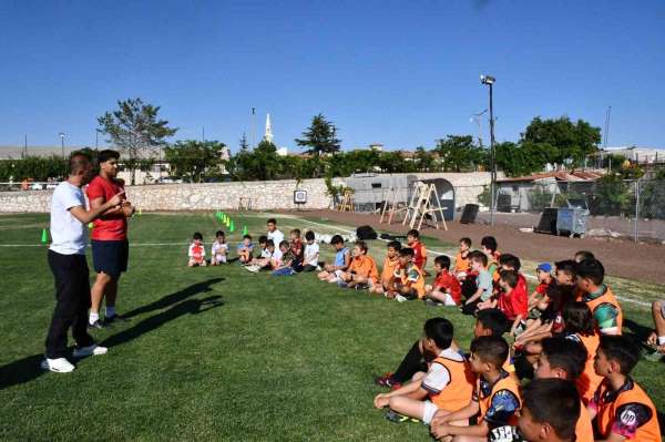 Karaman'da İl Özel İdaresi'nin ücretsiz yaz futbol kursu başladı