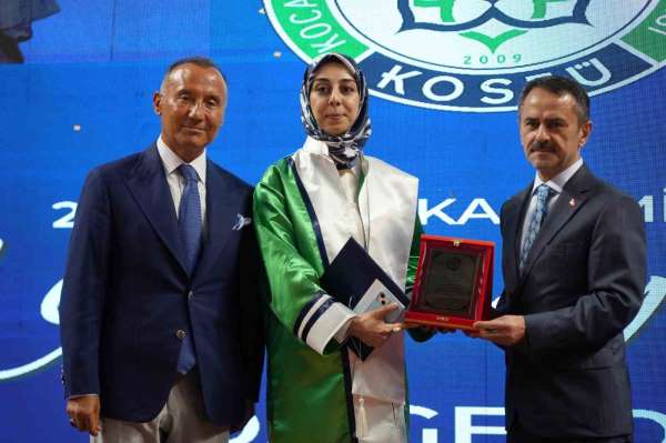 Kocaeli'deki tek Psikoloji Bölümü ilk mezunlarını verdi: Üçüncü lisansında üniversite birincisi oldu