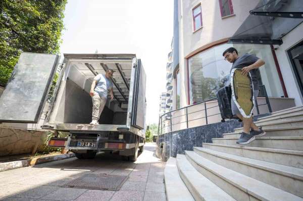 Mersin'de üniversitelilere ücretsiz taşınma desteği