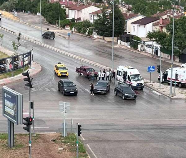 Elazığ'da zincirleme trafik kazası: 1 yaralı
