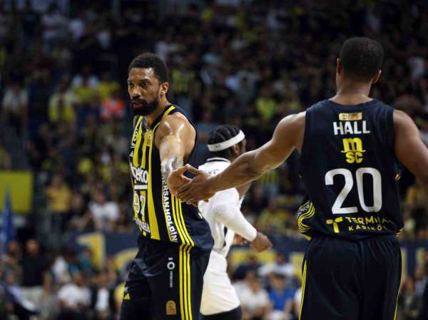 Fenerbahçe, Khem Birch'ün sözleşmesini 1 yıl uzattı