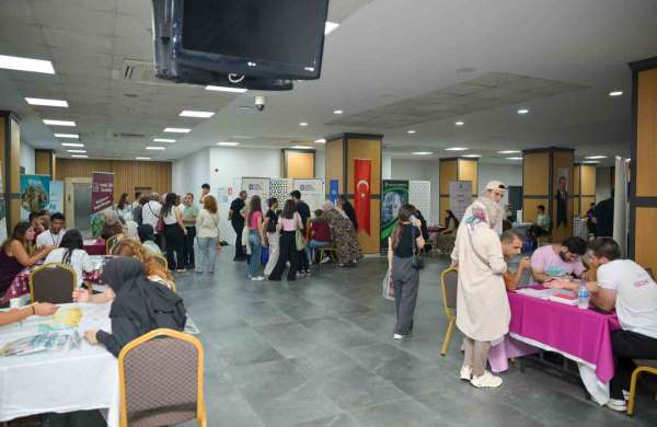 'Tercih ve Tanıtım Fuarı' Esenyurtlu gençleri üniversitelerle buluşturdu