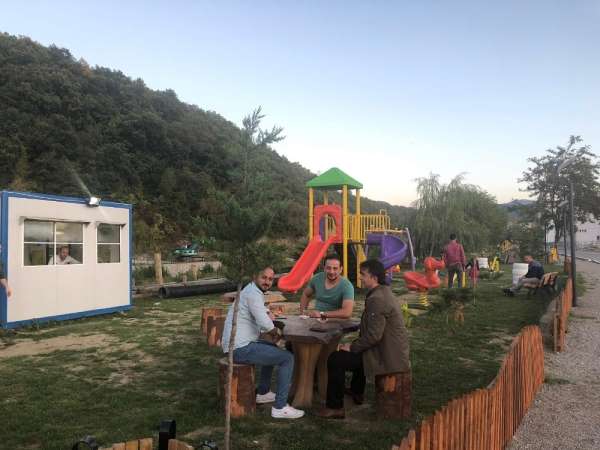 Türkelililer, son sıcak günleri 'Yaşam Vadisi'nde değerlendirdi